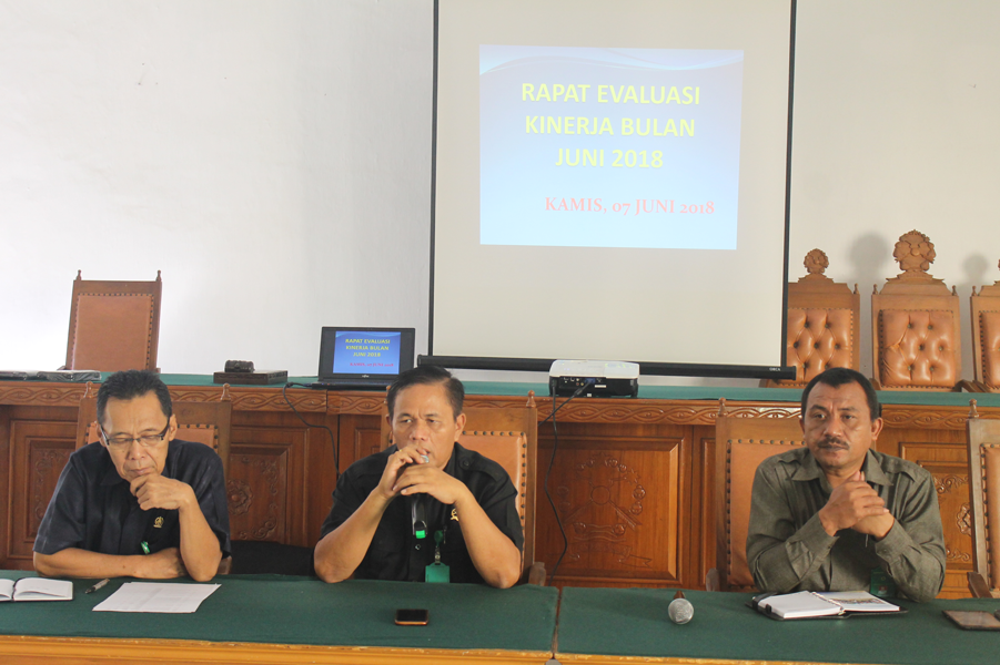 Rapat Evaluasi Kinerja Bulan Juni 2018 di Pengadilan Negeri Tebing Tinggi